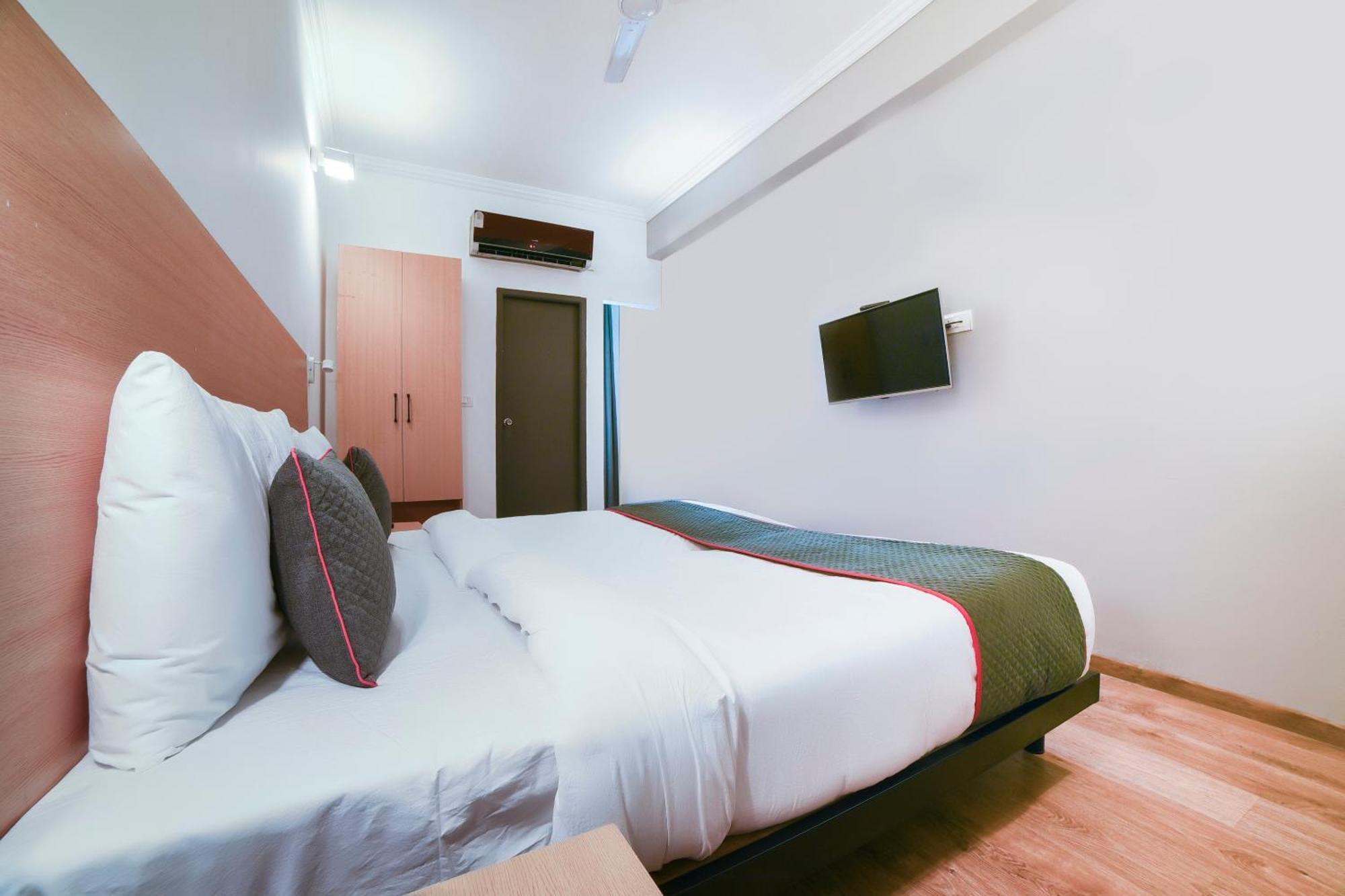 Collection O Vadapalani Hotel Ченай Екстериор снимка