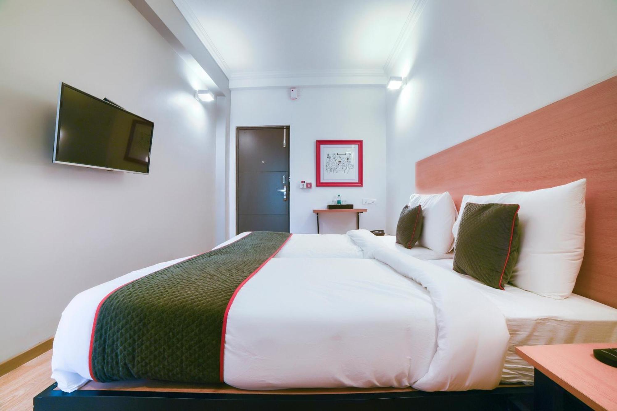 Collection O Vadapalani Hotel Ченай Екстериор снимка