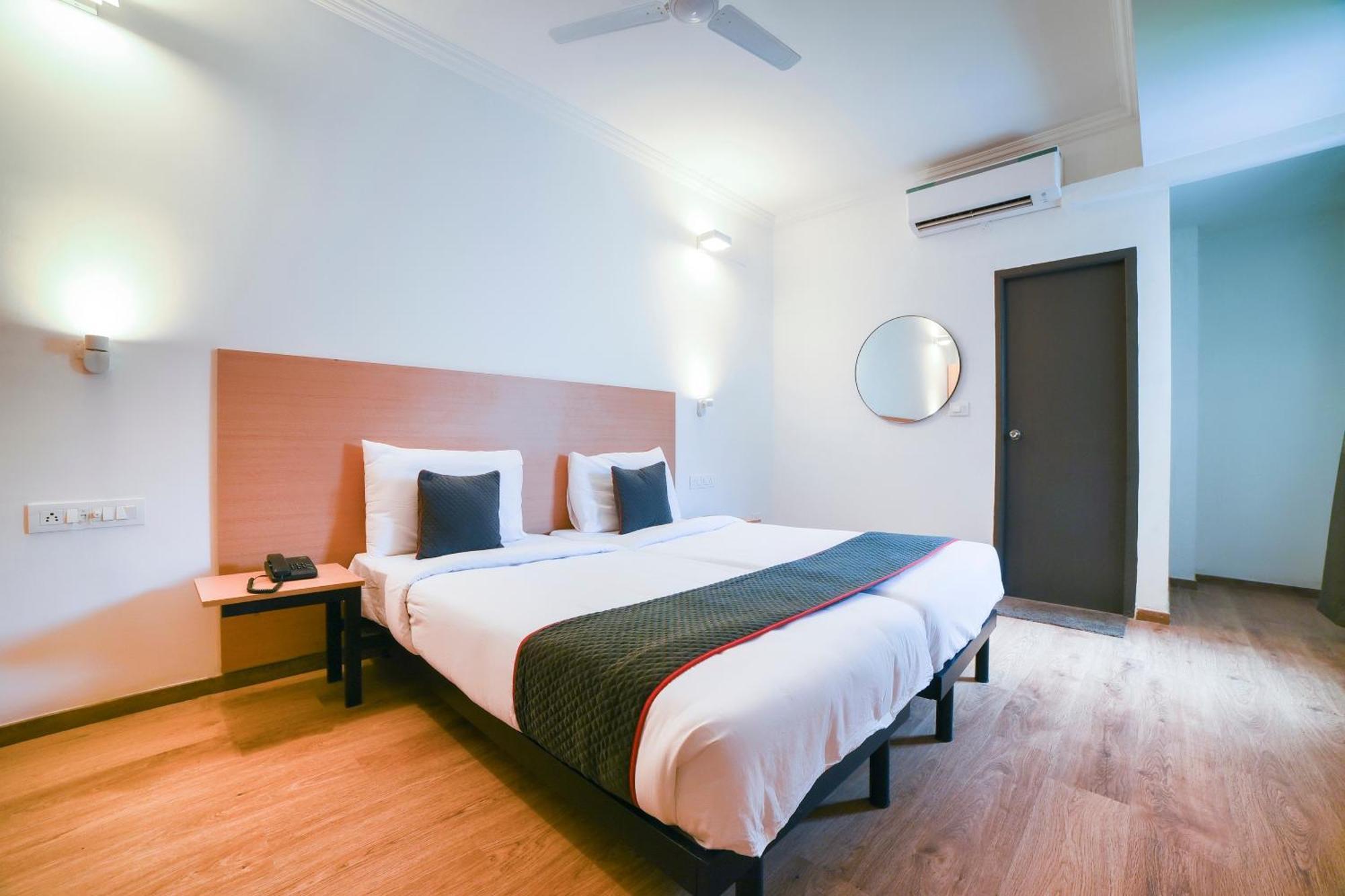 Collection O Vadapalani Hotel Ченай Екстериор снимка