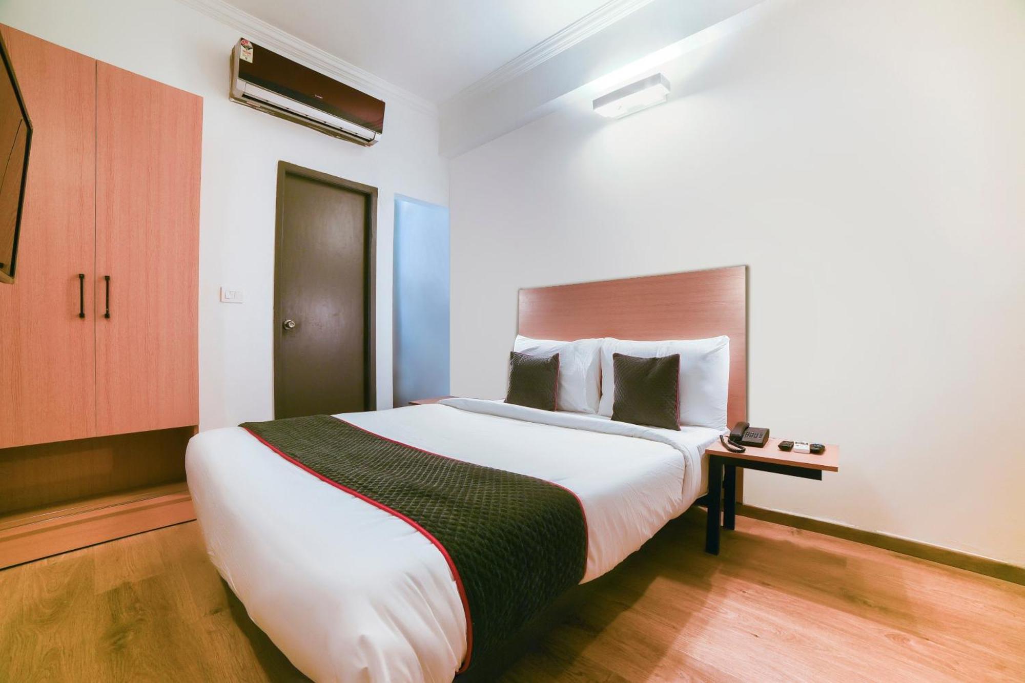 Collection O Vadapalani Hotel Ченай Екстериор снимка