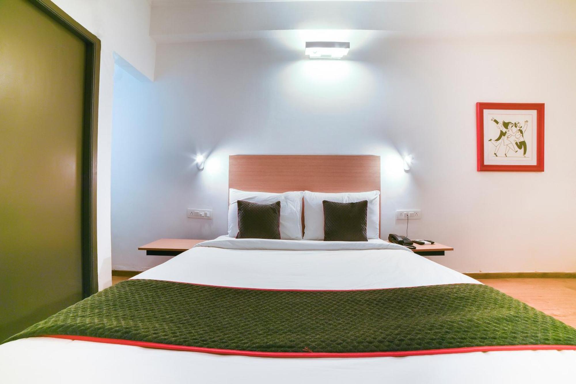 Collection O Vadapalani Hotel Ченай Екстериор снимка