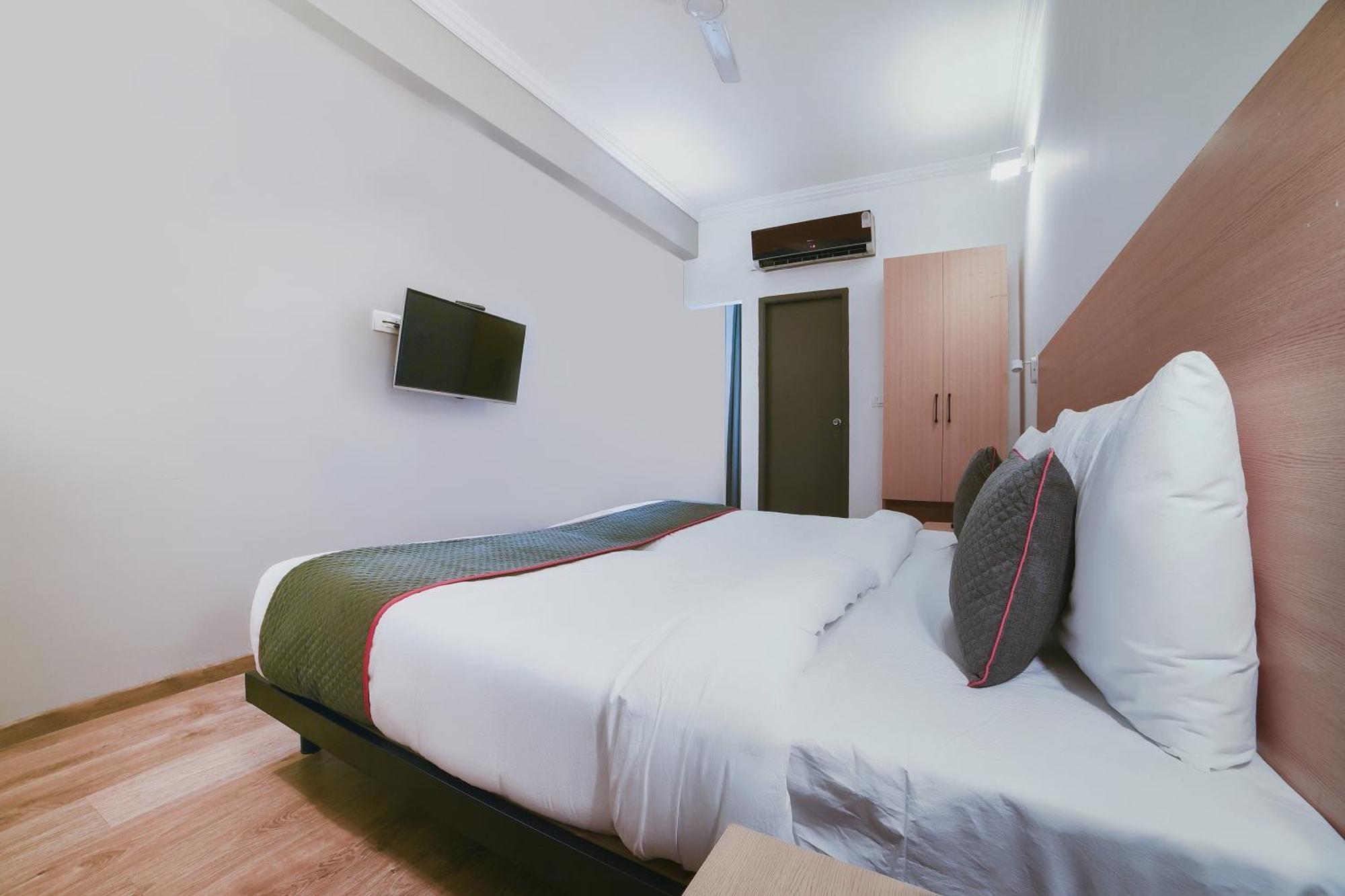 Collection O Vadapalani Hotel Ченай Екстериор снимка